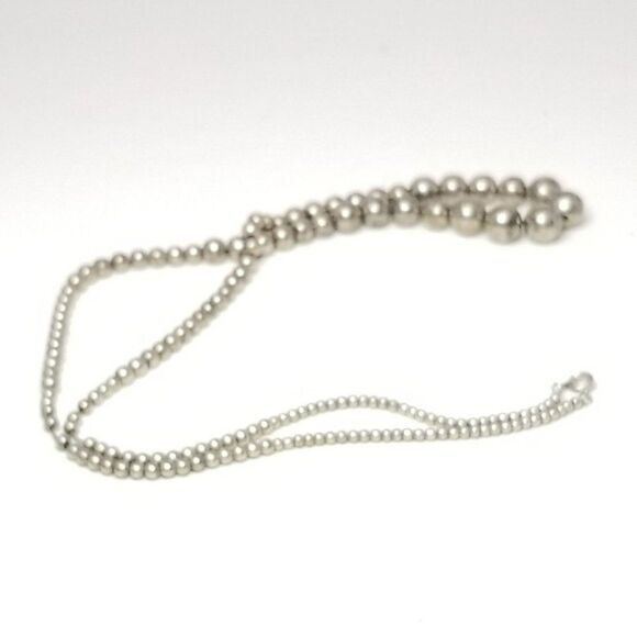 Vintage Long Silver Tone Beaded Necklace, Graduated Size Beads, Retro Estate - Picture 3 of 5